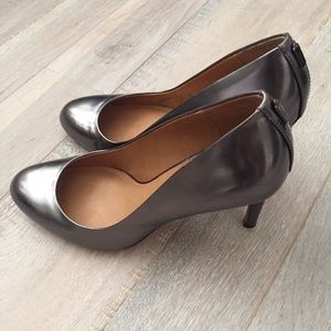 COACH Rosey Pump - Gunmetal Metallic
